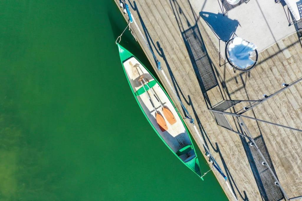Ocarujuci Houseboat Na Dunaji Bratislava Luaran gambar